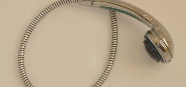 Waterbesparing met waterbesparende douchekoppen image